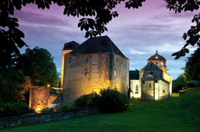Гостиница Chateau de Lissac  Лиссак Сюр Куз